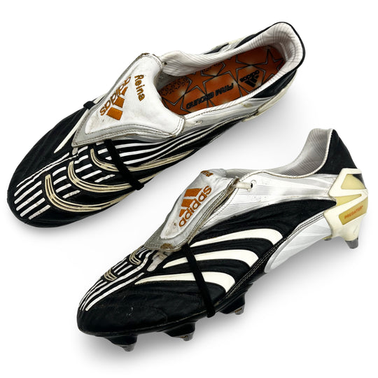 Pepe Reina Match Worn, Photo-Matched Adidas Predator Absolute - 2007/08