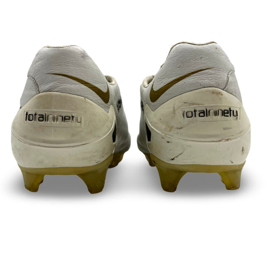 Claude Makélélé Match Worn Nike T90 Laser 1 2007/08