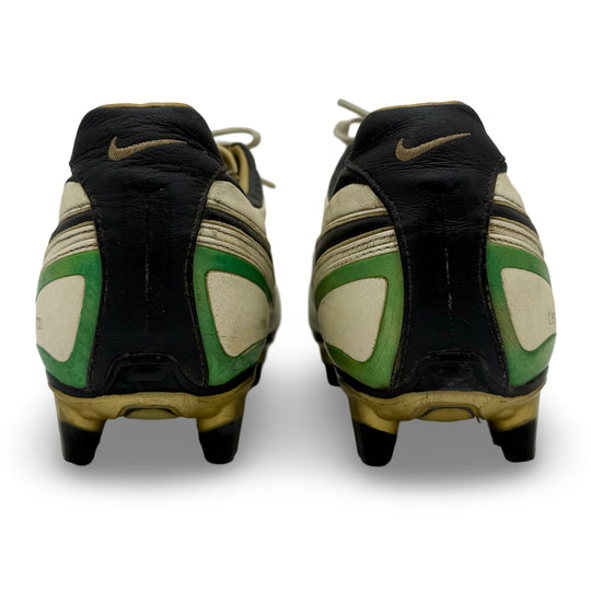 Nike Tiempo Air Legend (2008/09), usada por Andrea Pirlo en partidos, 1 gol marcado y fotocombinada