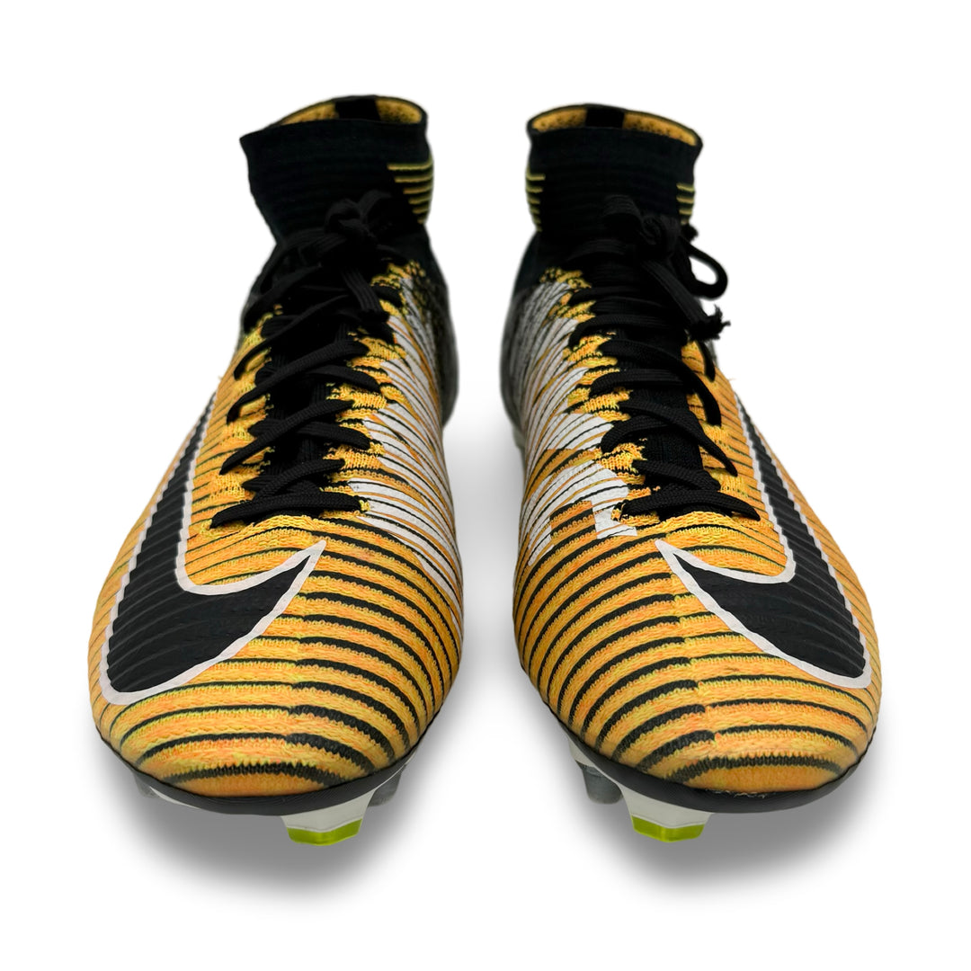 ليروي ساني يرتديه في المباراة، سجل هدفين، صورة مطابقة لحذاء Nike Mercurial Superfly V - موسم 2017/18 لنادي سنتوريون