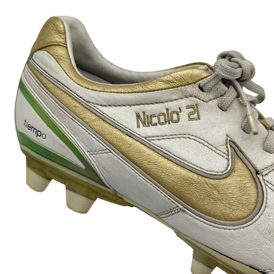 Andrea Pirlo usado em jogo, 1 gol marcado e 3 assistências, dupla assinatura, Nike Tiempo Air Legend com foto combinada - 2007/08