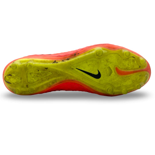 Alex Oxlade-Chamberlain Match着用Nike Hypervenom Phantom 2014 FIFAワールドカップ