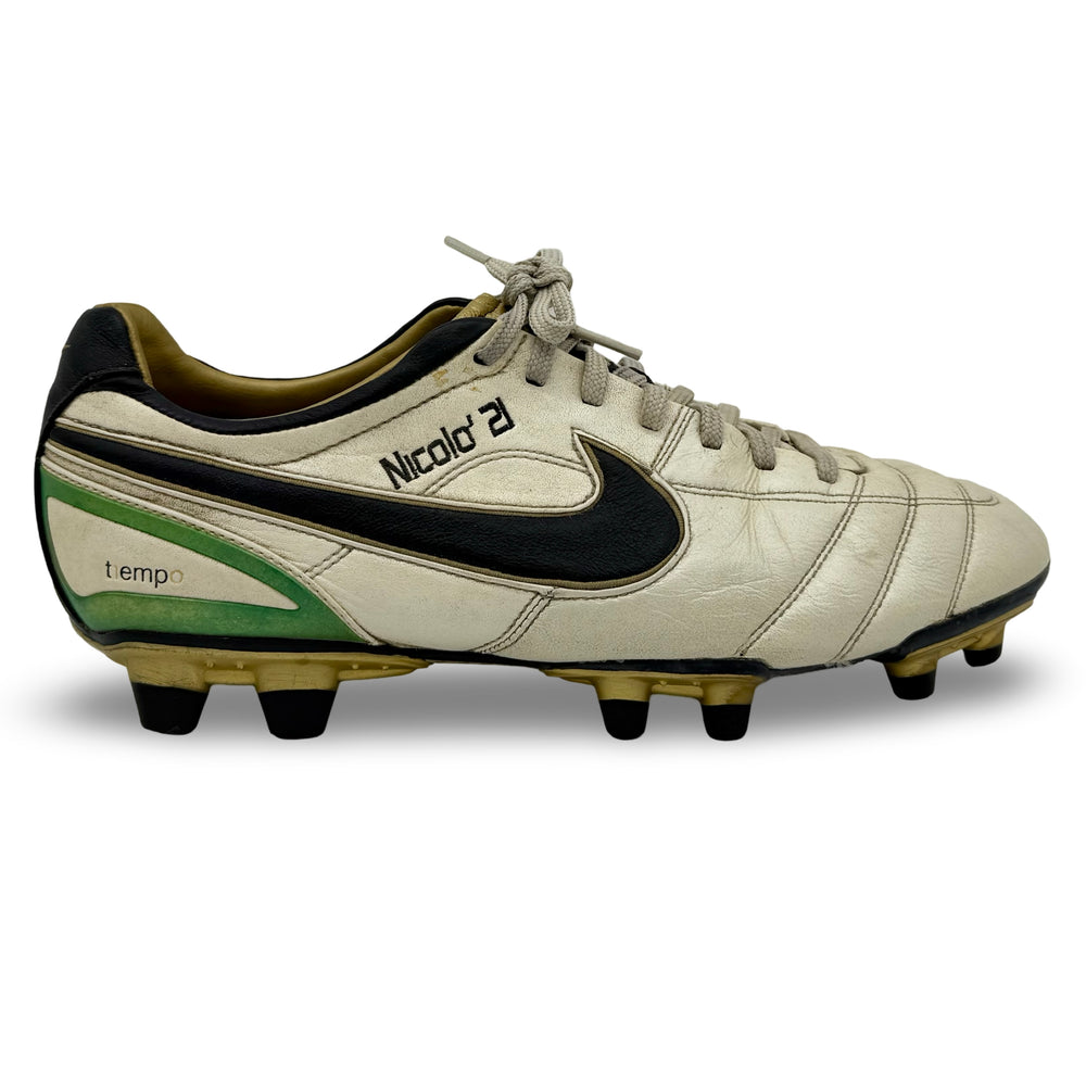 Nike Tiempo Air Legend (2008/09), usada por Andrea Pirlo en partidos, 1 gol marcado y fotocombinada