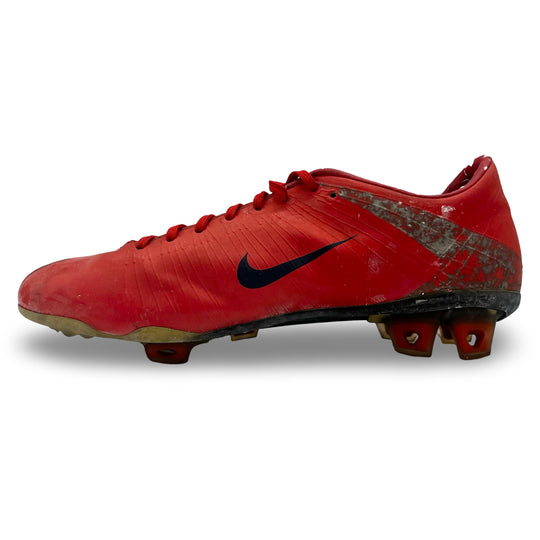 Craig Bellamy Match Worn Nike Mercurial Vapor Superfly I 2008/09