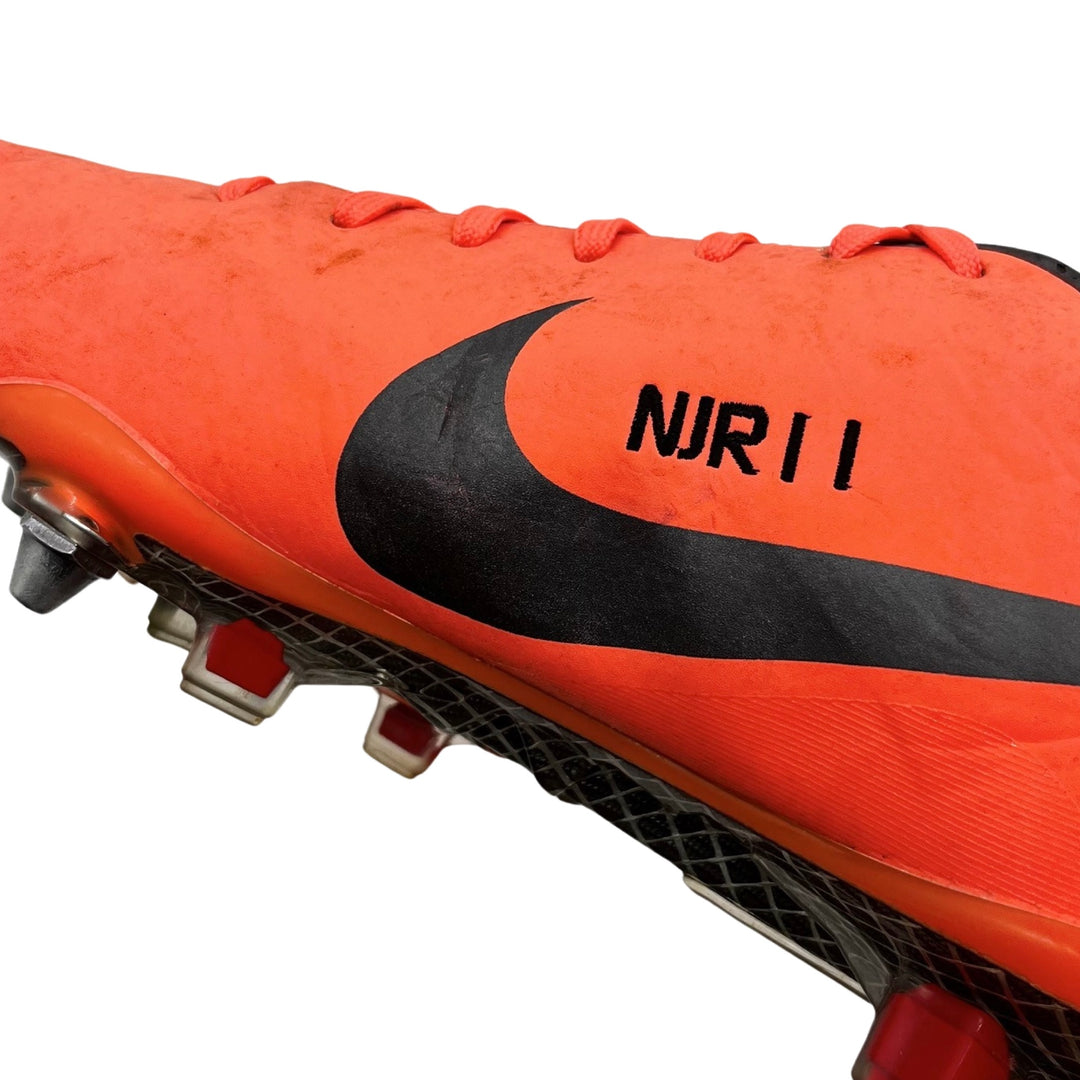 Neymar Jr Match Worn Nike Mercurial Vapor VIII Firmado