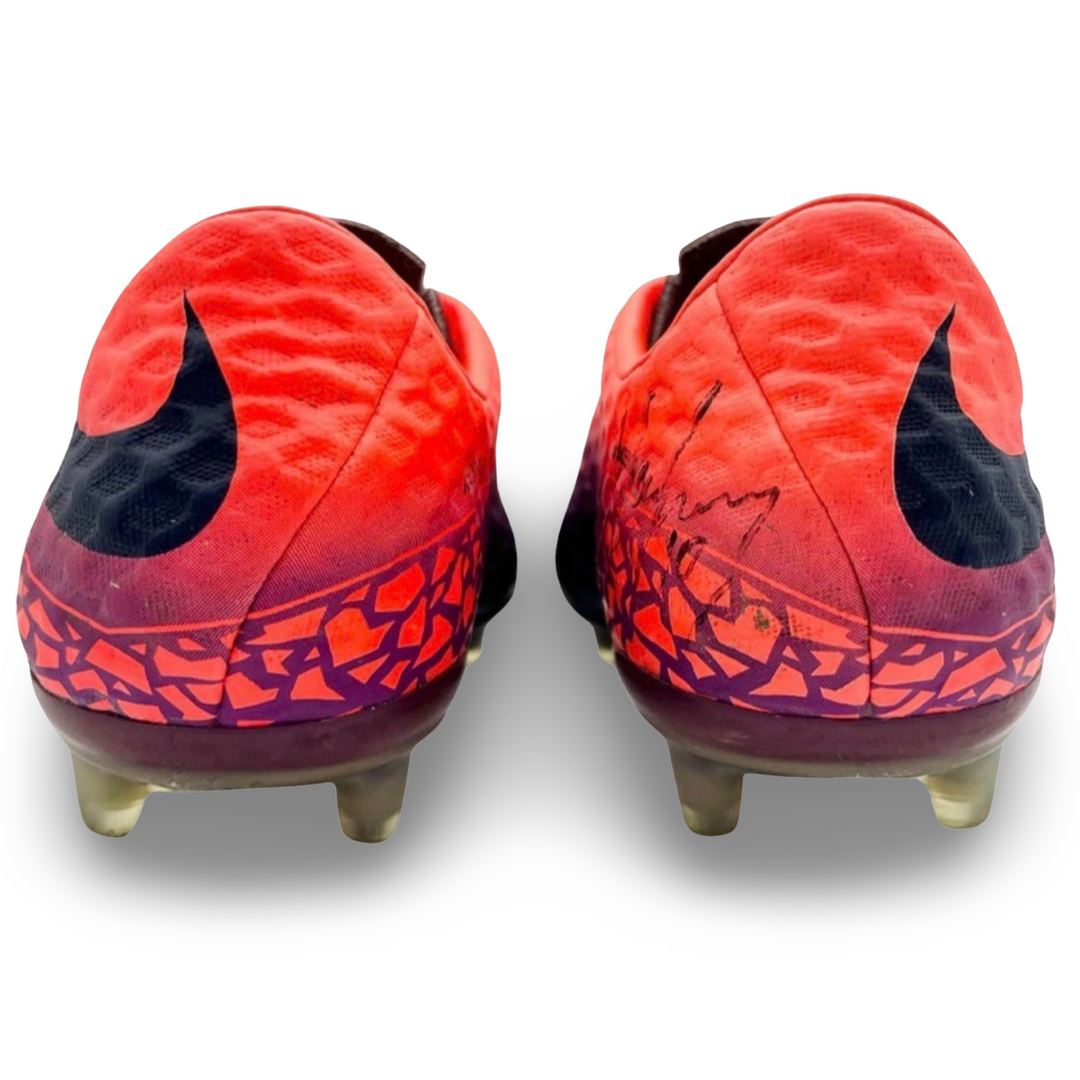 ウェインルーニーマッチ着用ナイキHypervenom Phinish署名