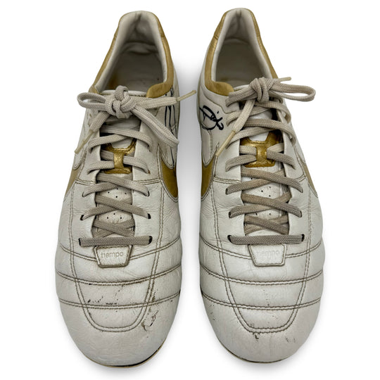 Andrea Pirlo usado em jogo, 1 gol marcado e 3 assistências, dupla assinatura, Nike Tiempo Air Legend com foto combinada - 2007/08