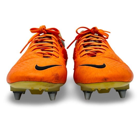 Thiago Silva Match Worn, Photo-Matched Nike CTR360 Maestri III - 2013/14