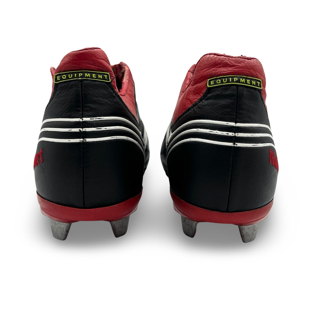 باتريك كلويفرت يرتدي حذاء Adidas Predator Precision في بطولة كأس الأمم الأوروبية 2000