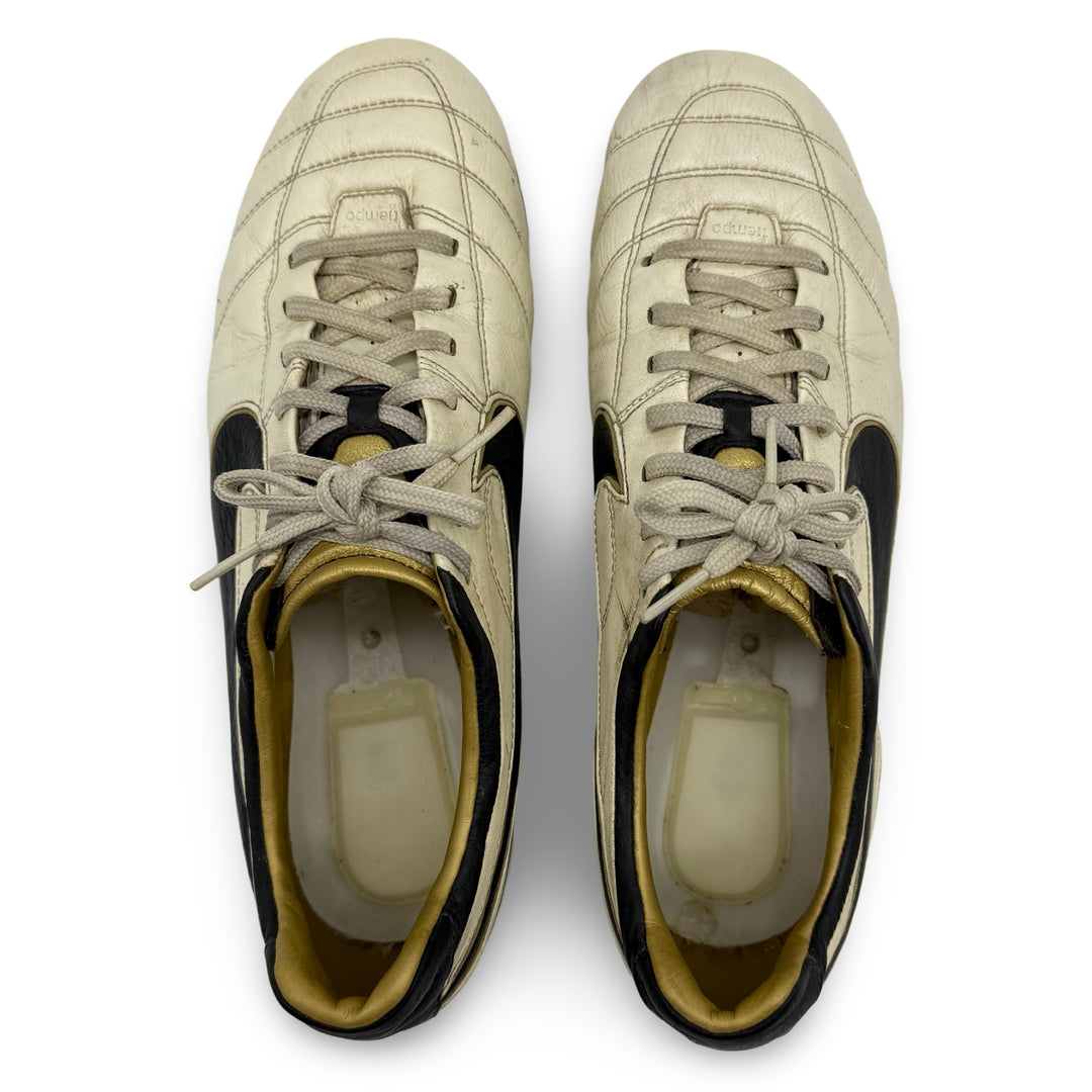 Nike Tiempo Air Legend (2008/09), usada por Andrea Pirlo en partidos, 1 gol marcado y fotocombinada