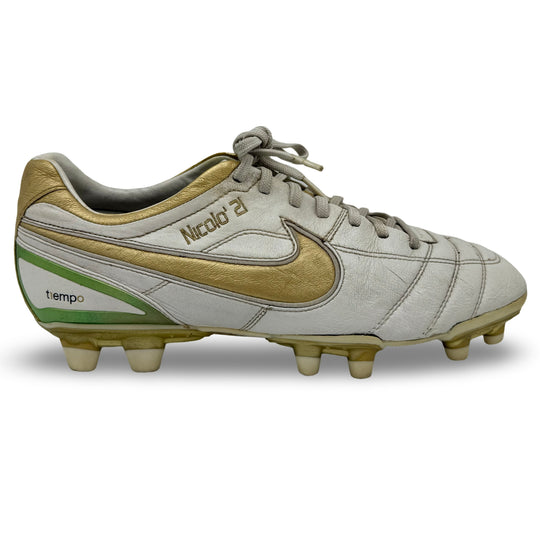 Andrea Pirlo usado em jogo, 1 gol marcado e 3 assistências, dupla assinatura, Nike Tiempo Air Legend com foto combinada - 2007/08