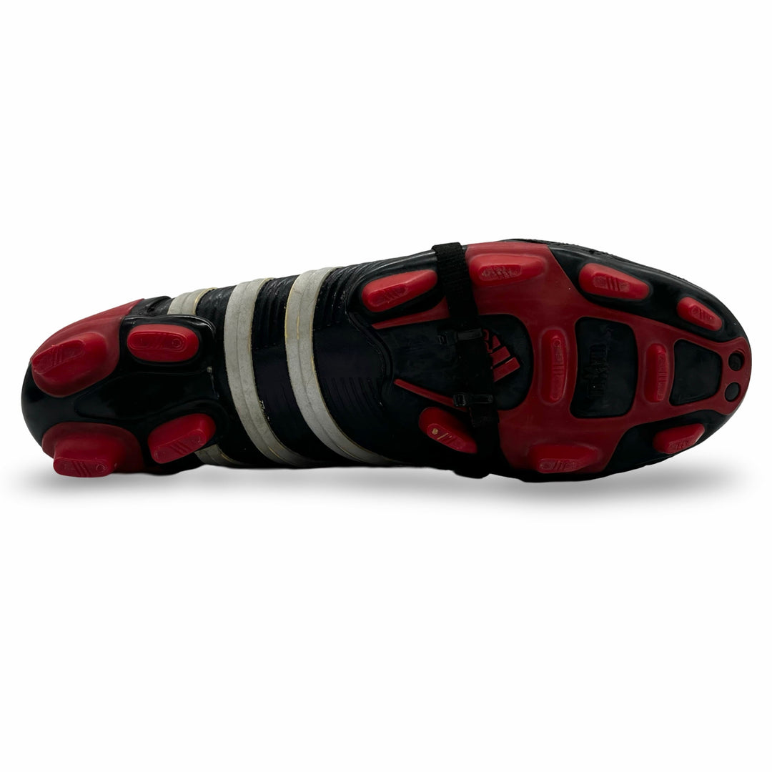 Adidas Predator Pulse usada por Zinedine Zidane en partidos de la temporada 2004/05 y la Eurocopa 2004 firmada