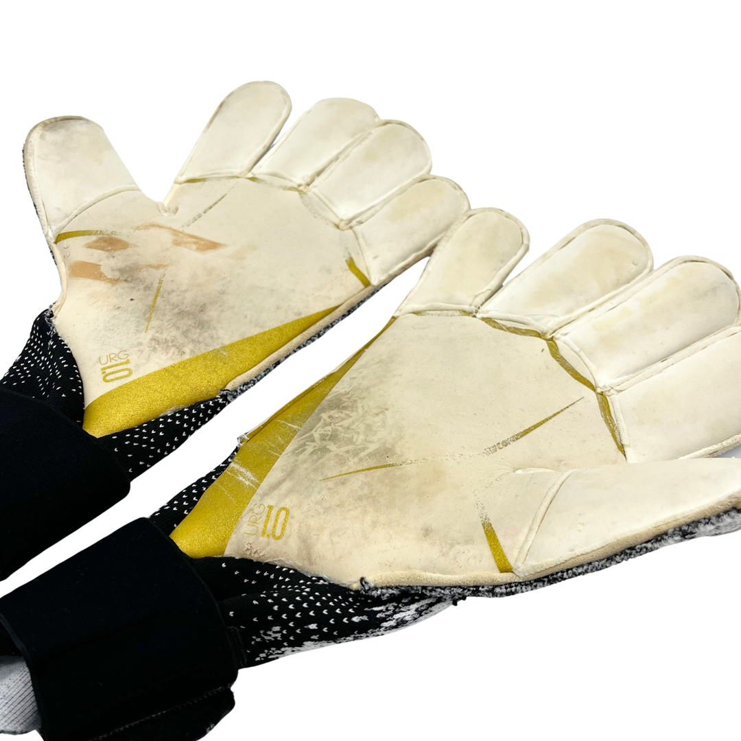 David De Gea Match Worn Adidas Predator SMU Pro Goalkeeper Gloves 2020/21