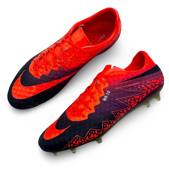 Wayne Rooney Match Worn Nike Hypervenom Phinish Firmado