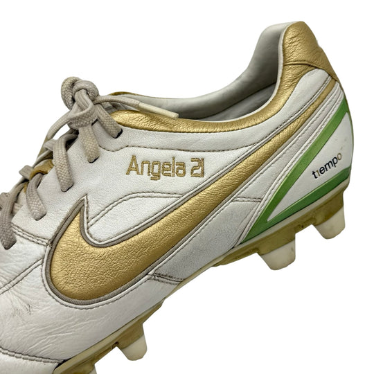 Andrea Pirlo usado em jogo, 1 gol marcado e 3 assistências, dupla assinatura, Nike Tiempo Air Legend com foto combinada - 2007/08