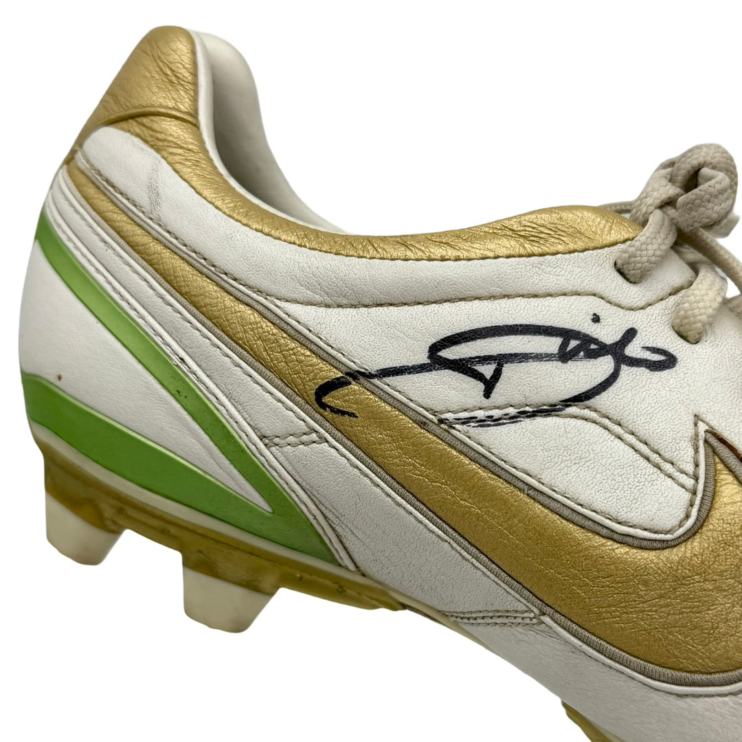 Andrea Pirlo usado em jogo, 1 gol marcado e 3 assistências, dupla assinatura, Nike Tiempo Air Legend com foto combinada - 2007/08