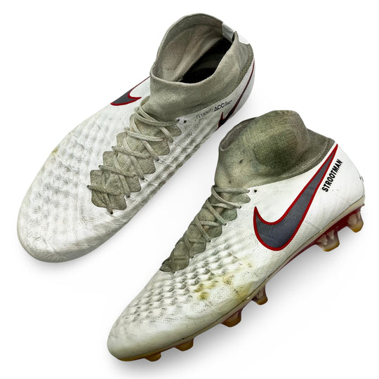 Kevin Strootman partido desgastado Nike Magista Obra