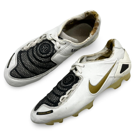 Claude Makélélé Match Worn Nike T90 Laser 1 2007/08