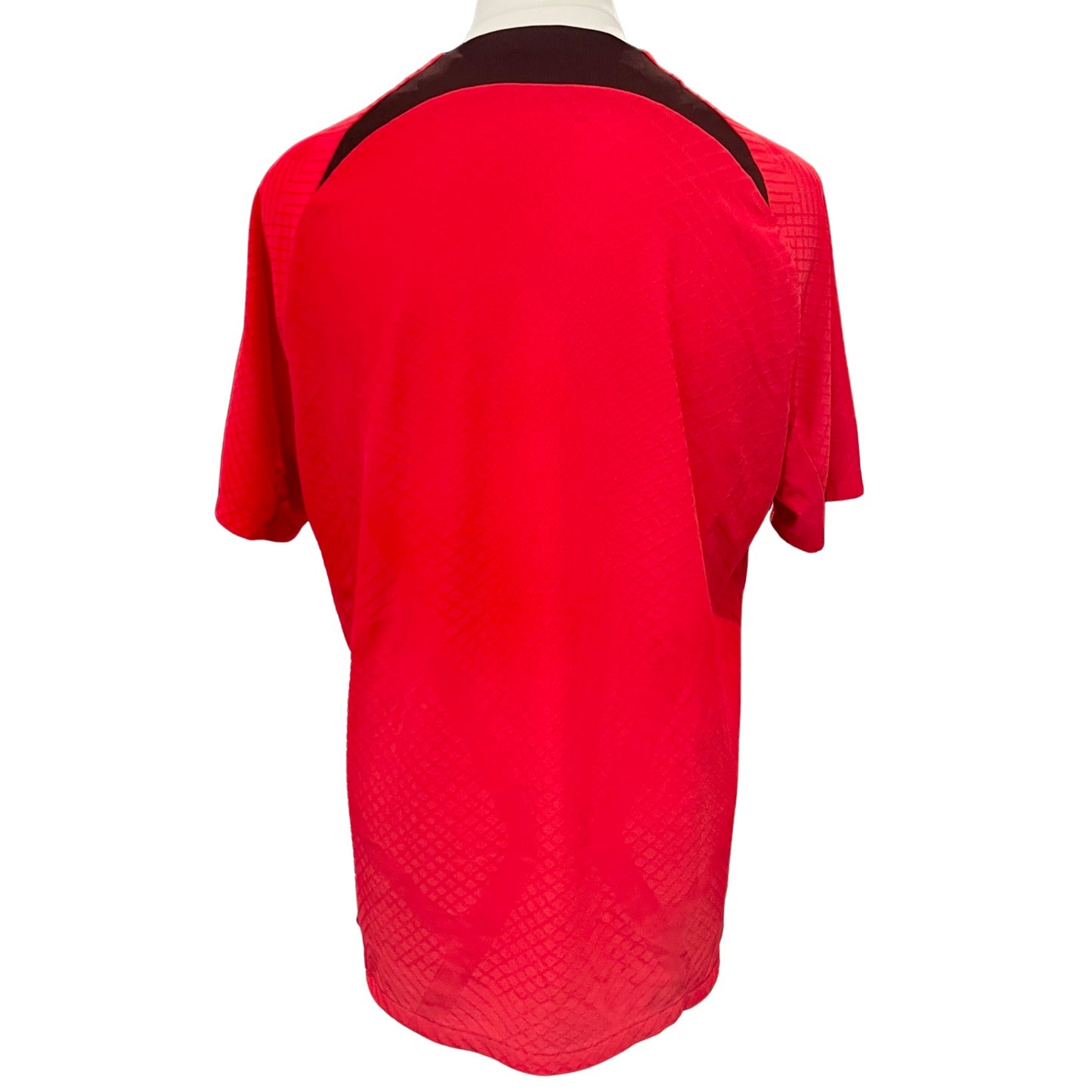 قميص Virgil Van Dijk للتدريب يرتديها قميص Nike drifit ADV liverpole FC