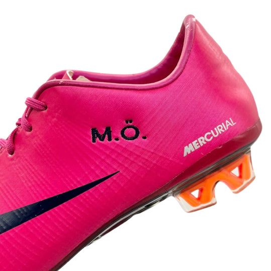 Mesut Özil Match Worn Nike Mercurial Vapor Superfly II 2010/11