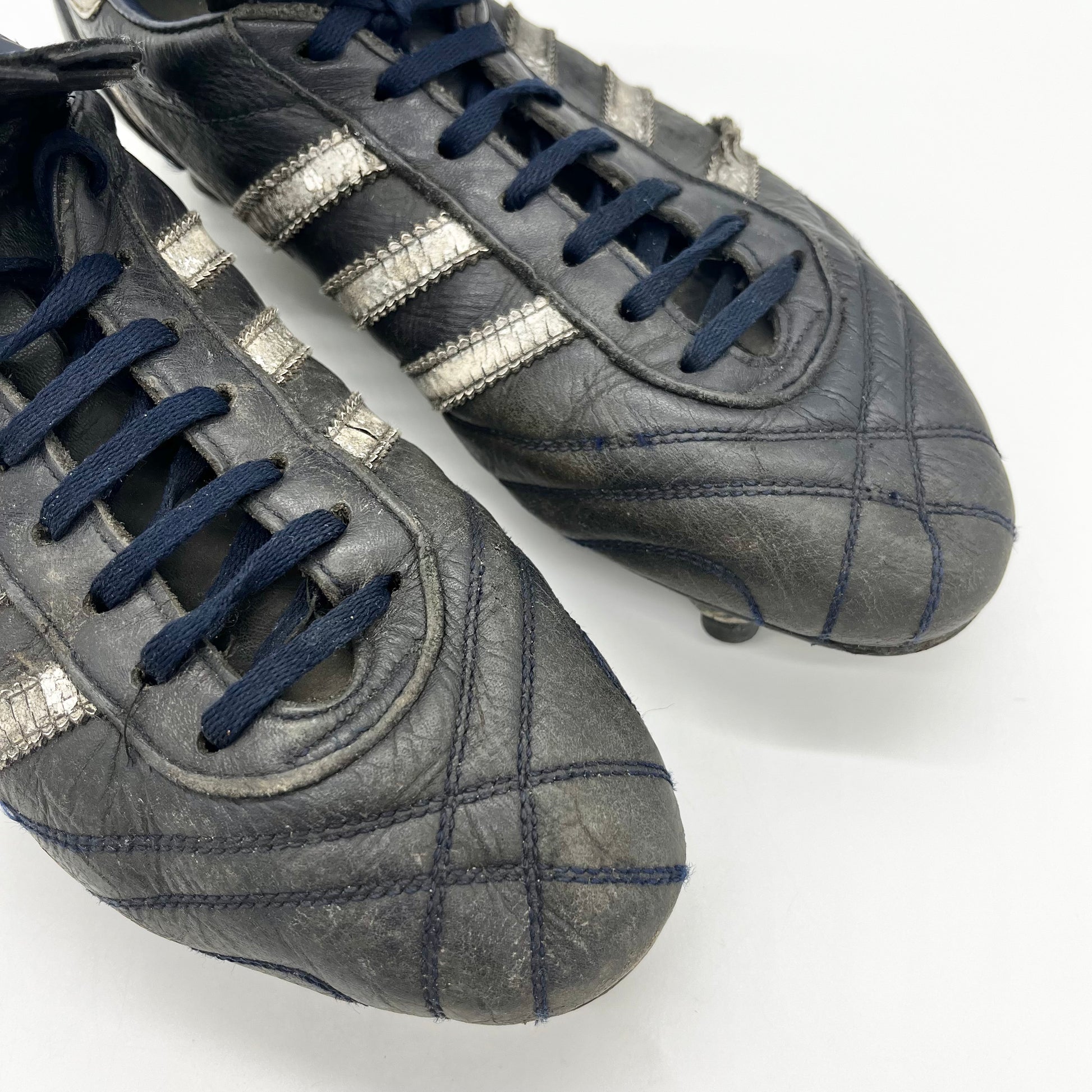 Manchester United's 1985 FA Cup success marked by adidas Originals  collection