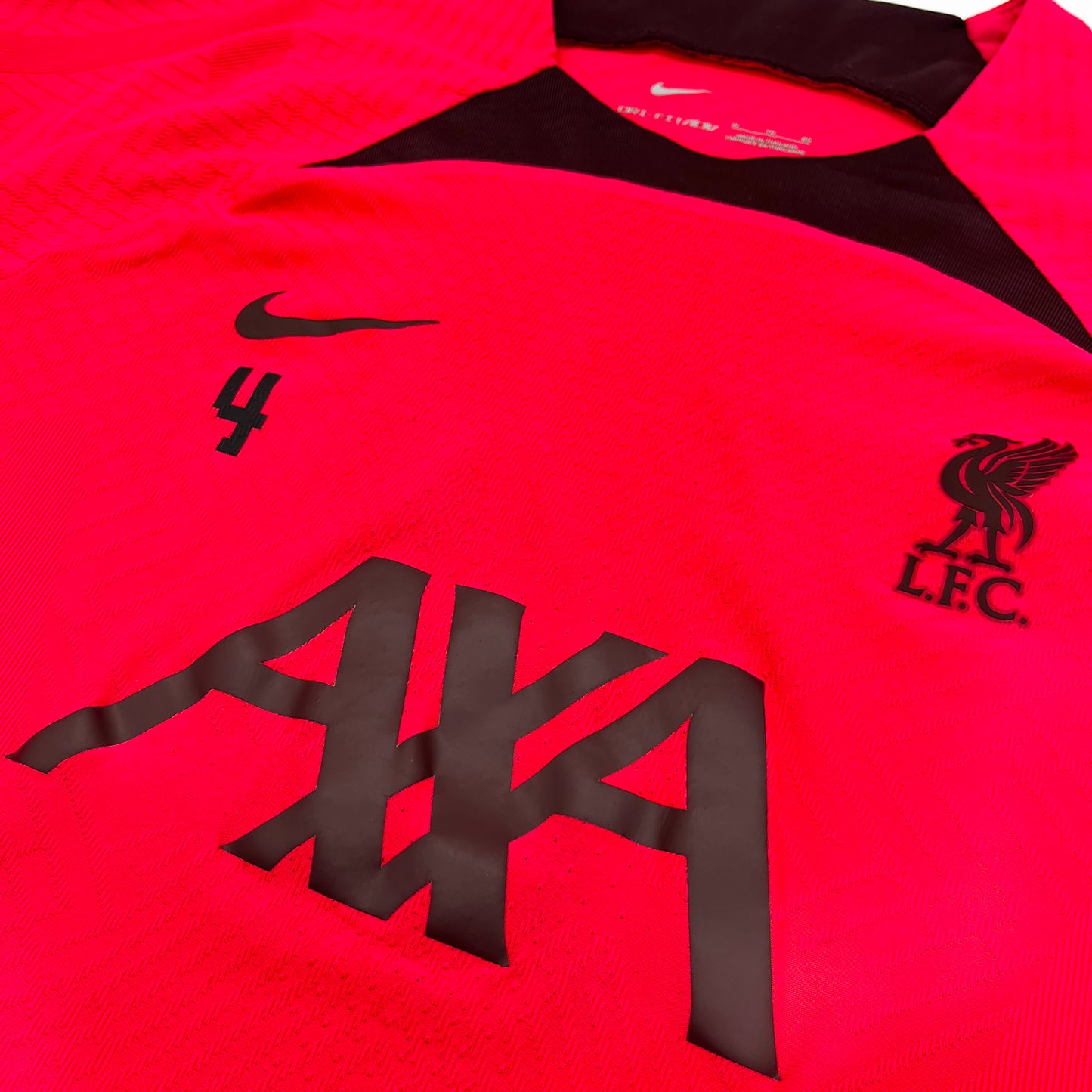 Virgil van Dijk treinando camisa Nike Dri-Fit ADV Liverpool FC usada
